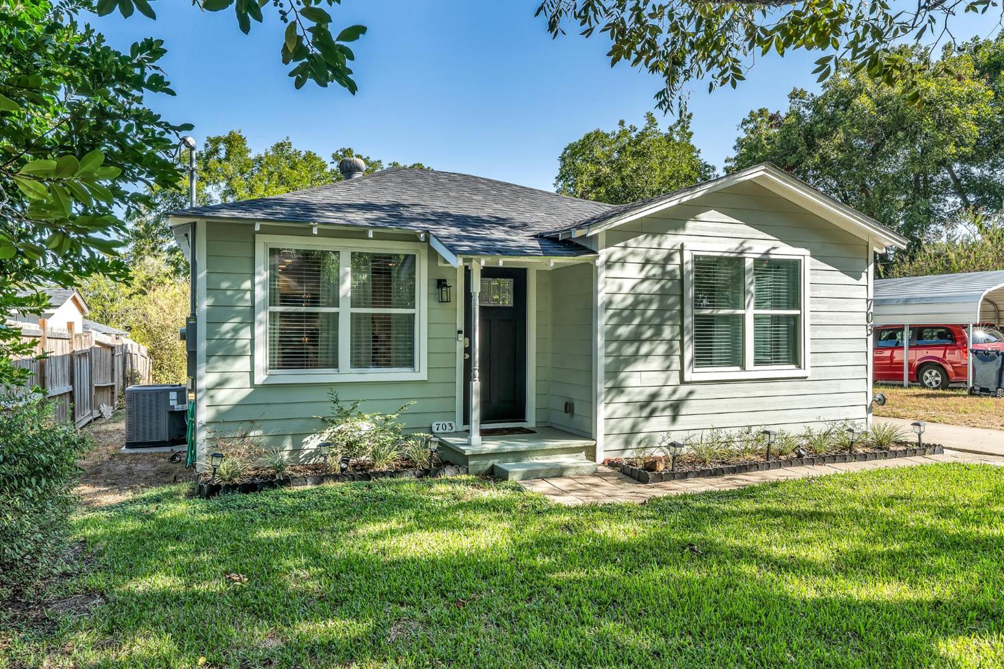 The Green Emerald Brenham Exterior photo